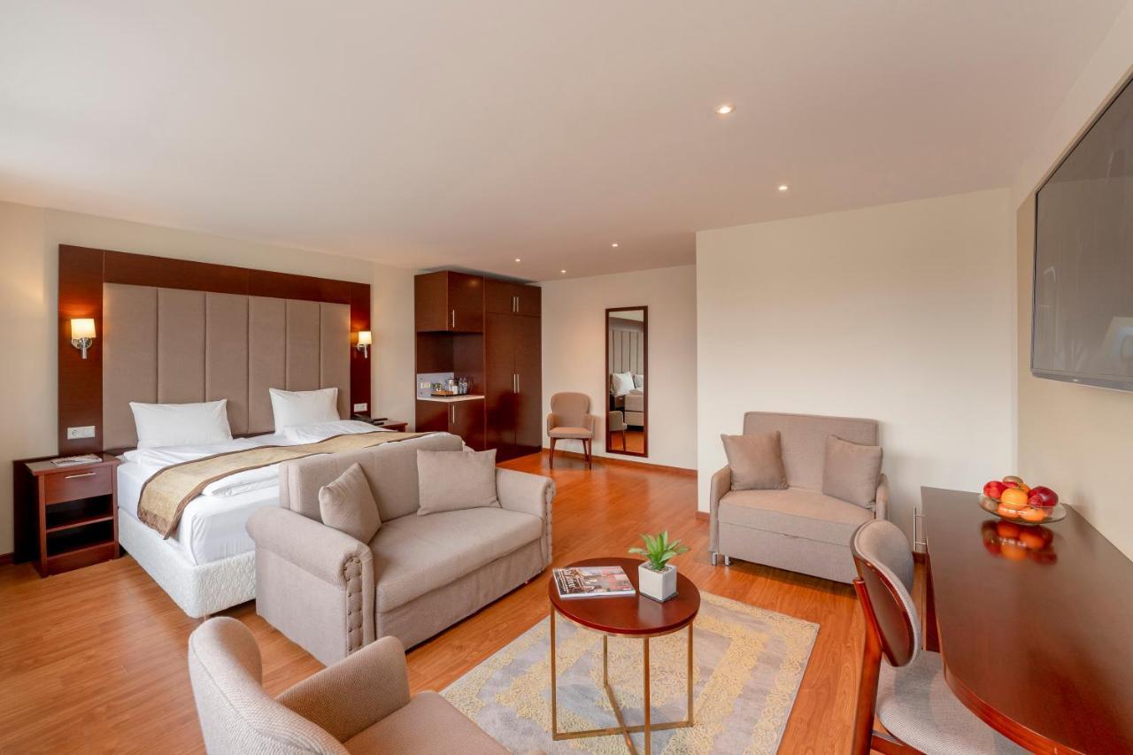 Palast Hotel Hürth Екстериор снимка