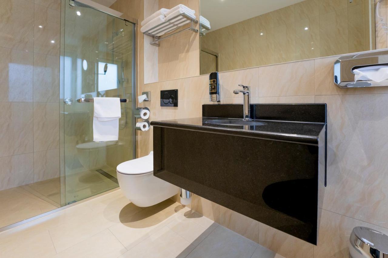 Palast Hotel Hürth Екстериор снимка