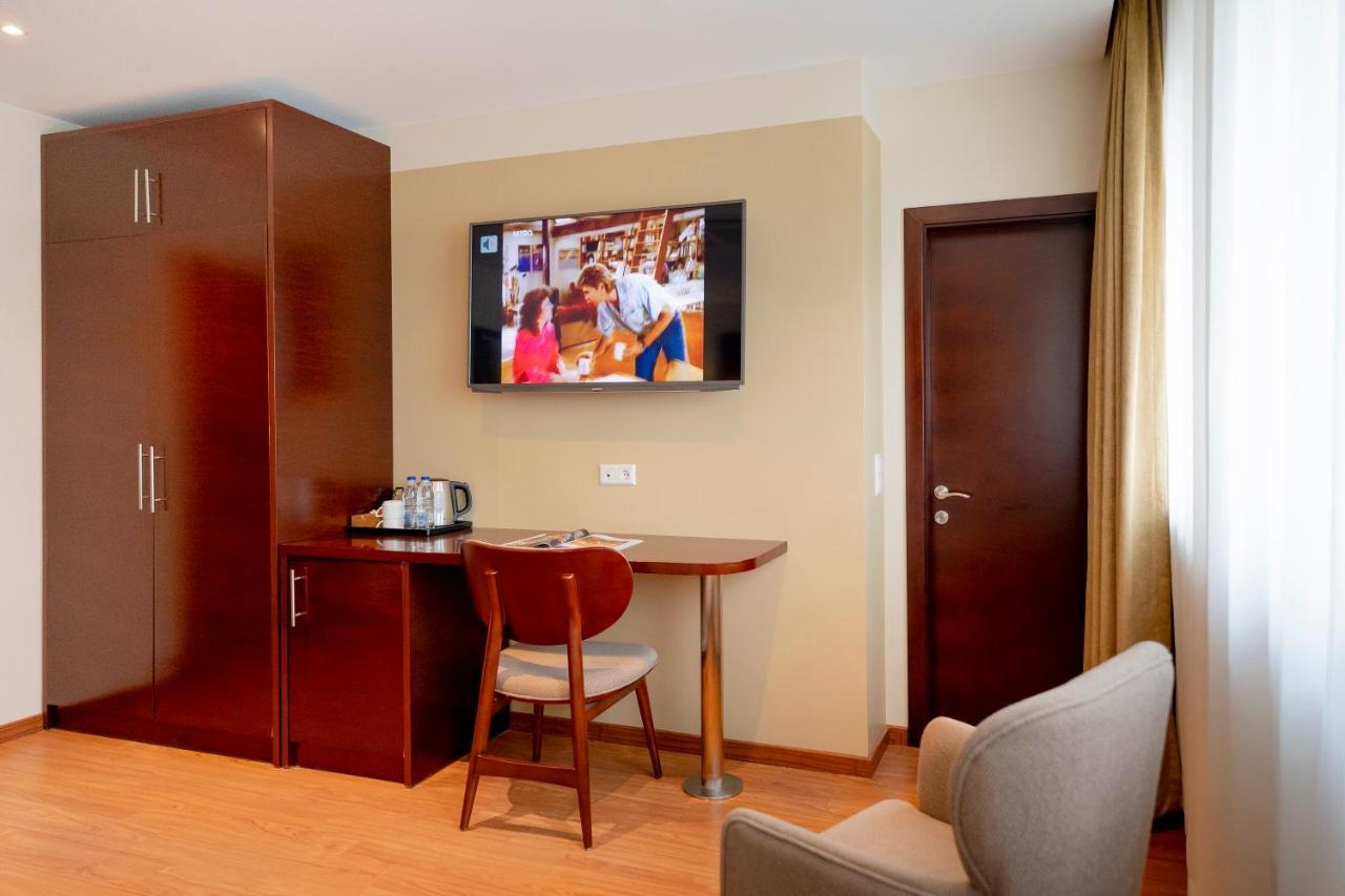 Palast Hotel Hürth Екстериор снимка