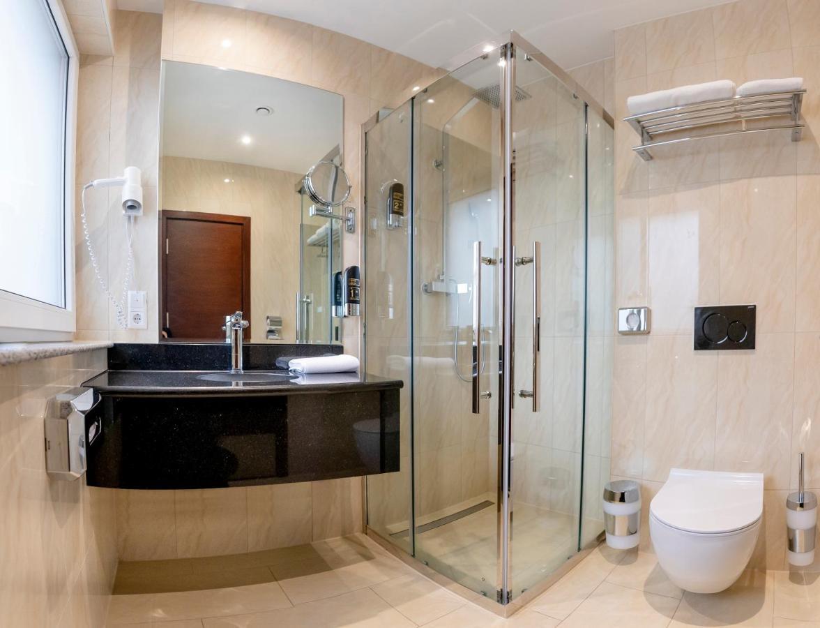 Palast Hotel Hürth Екстериор снимка